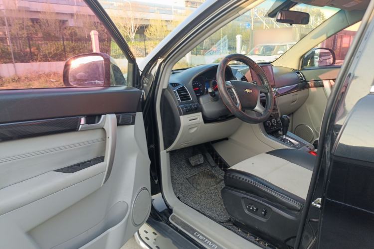 Used Chevrolet Captiva 2015 2.4L Two-Wheel Drive Urban Version 5 Seats Driver Seat