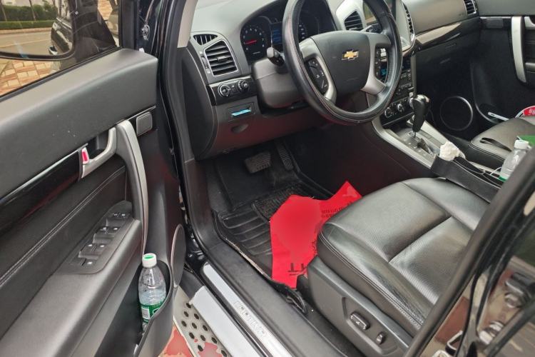 Used Chevrolet Captiva 2015 2.4L 4x4 Flagship Edition 7-Seater Driver Seat