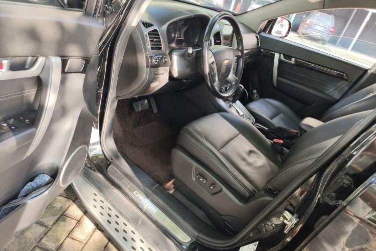 Used Chevrolet Captiva 2015 2.4L 4x4 Flagship Edition 7-Seater Driver Seat