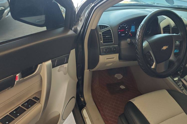 Used Chevrolet Captiva 2015 2.4L Two-Wheel Drive Urban Version 5 Seats Driver Seat
