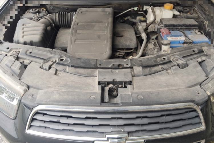 Used Chevrolet Captiva 2015 2.4L Two-Wheel Drive Urban Version 7 Seats Engine Bay
