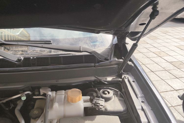 Used Chevrolet Captiva 2015 2.4L 4x4 Flagship Edition 7-Seater Engine Bay Left