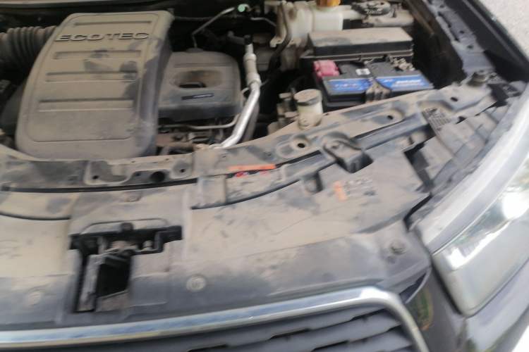 Used Chevrolet Captiva 2015 2.4L 4x4 Flagship Edition 7-Seater Engine Bay Left