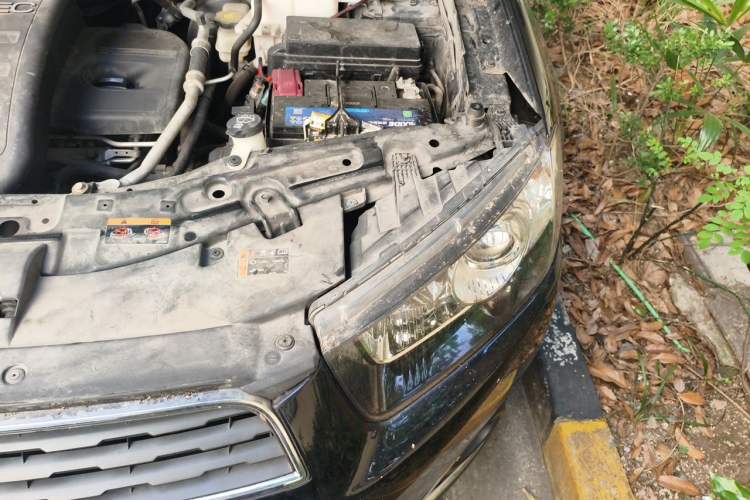 Used Chevrolet Captiva 2015 2.4L 4x4 Flagship Edition 7-Seater Engine Bay Left