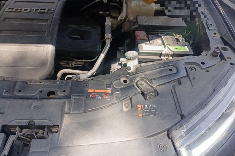 Used Chevrolet Captiva 2015 2.4L 4x4 Flagship Edition 7-Seater Engine Bay Left