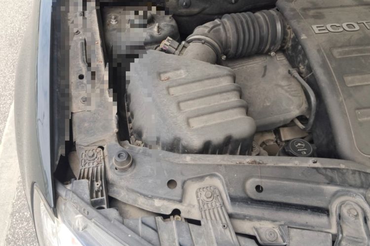 Used Chevrolet Captiva 2015 2.4L Two-Wheel Drive Urban Version 7 Seats Engine Bay Right