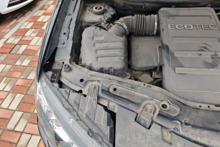 Used Chevrolet Captiva 2015 2.4L 4x4 Flagship Edition 7-Seater Engine Bay Right