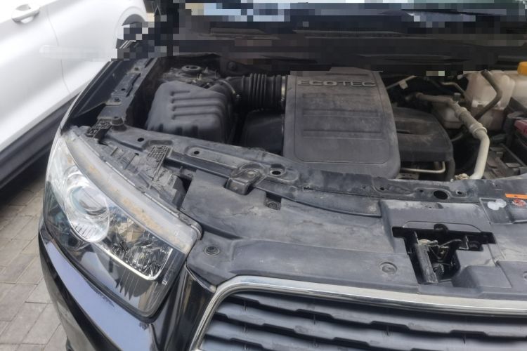 Used Chevrolet Captiva 2015 2.4L 4x4 Flagship Edition 7-Seater Engine Bay Right