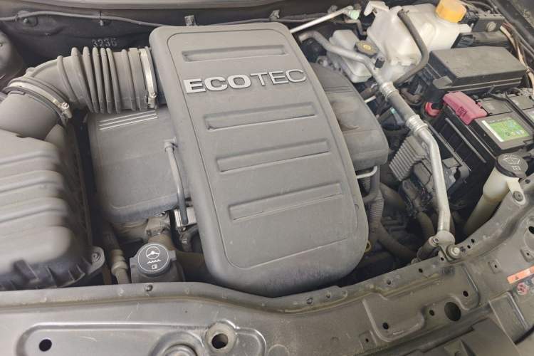 Used Chevrolet Captiva 2015 2.4L 4x4 Flagship Edition 7-Seater Engine Bay Right
