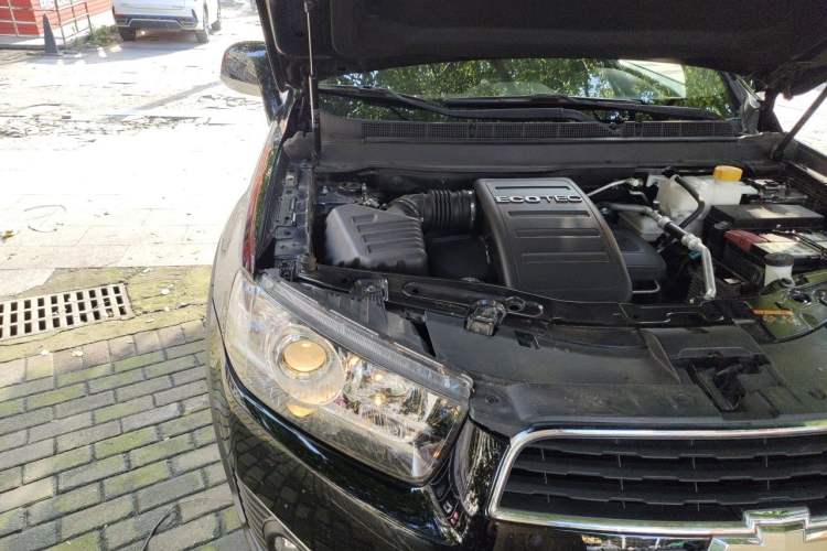 Used Chevrolet Captiva 2015 2.4L 4x4 Flagship Edition 7-Seater Engine Bay Right