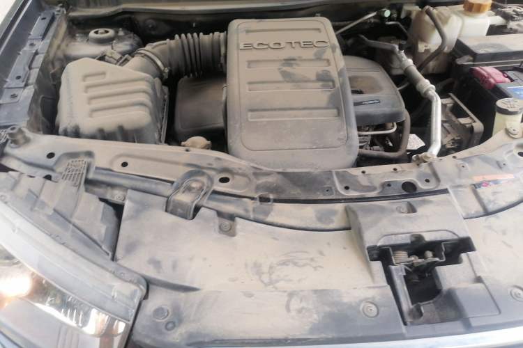 Used Chevrolet Captiva 2015 2.4L 4x4 Flagship Edition 7-Seater Engine Bay Right