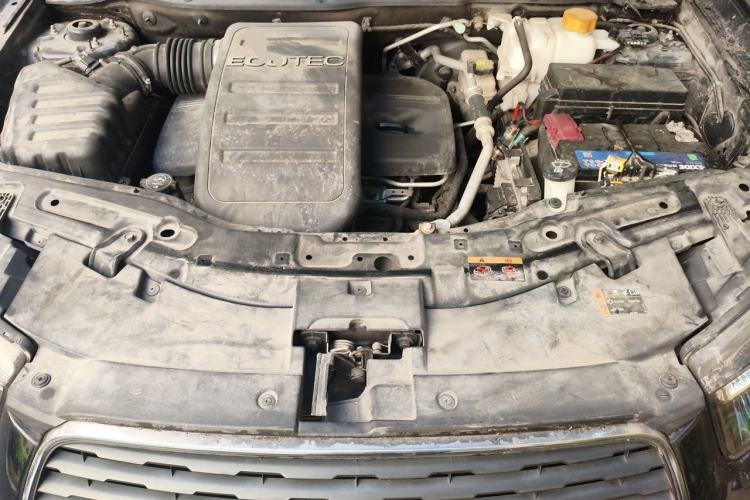 Used Chevrolet Captiva 2015 2.4L 4x4 Flagship Edition 7-Seater Engine Bay