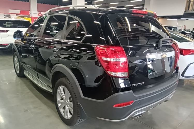 Used Chevrolet Captiva 2015 2.4L 4x4 Flagship Edition 7-Seater Exterior 2