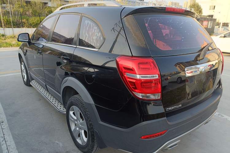 Used Chevrolet Captiva 2015 2.4L Two-Wheel Drive Urban Version 5 Seats Exterior 2