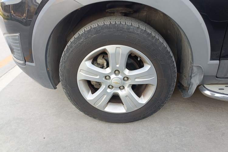 Used Chevrolet Captiva 2015 2.4L Two-Wheel Drive Urban Version 5 Seats Exterior 4