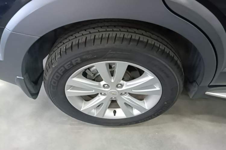 Used Chevrolet Captiva 2015 2.4L 4x4 Flagship Edition 7-Seater Exterior 5