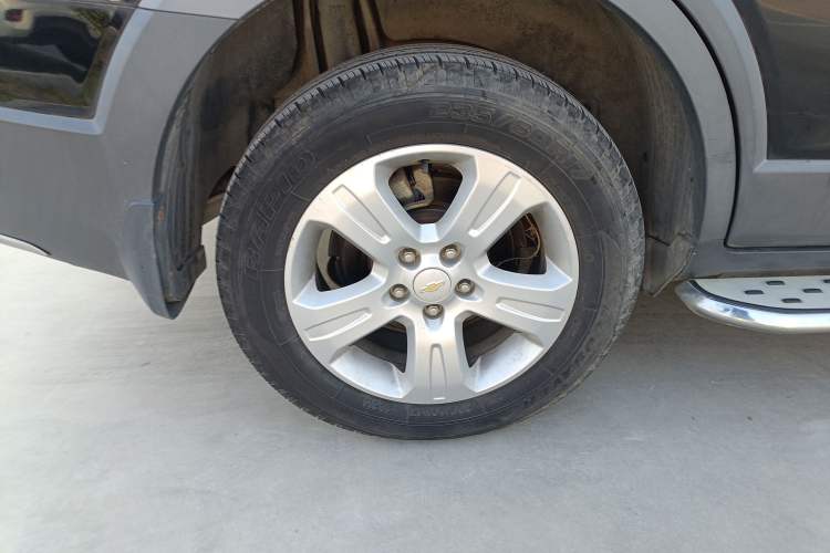 Used Chevrolet Captiva 2015 2.4L Two-Wheel Drive Urban Version 5 Seats Exterior 5