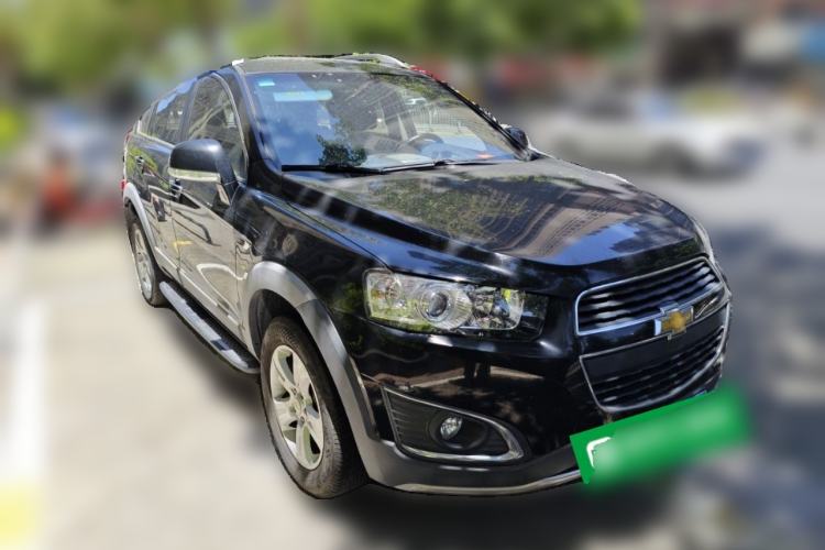 Used Chevrolet Captiva 2015 2.4L Two-Wheel Drive Urban Version 7 Seats Front Right 45 Deg
