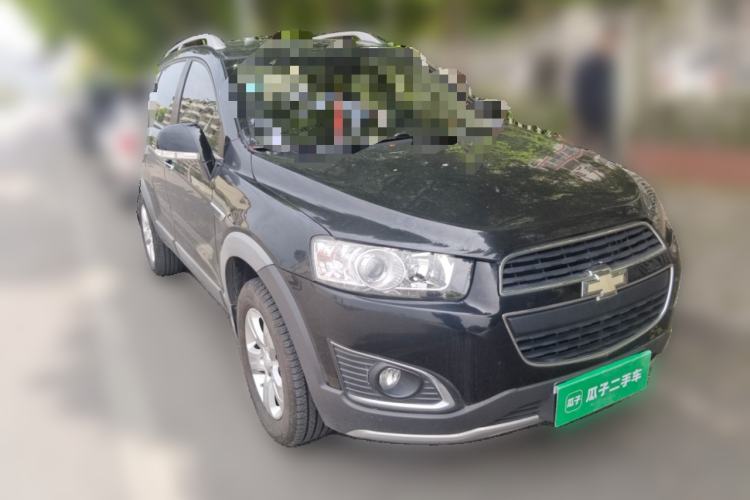 Used Chevrolet Captiva 2015 2.4L Two-Wheel Drive Urban Version 7 Seats Front Right 45 Deg