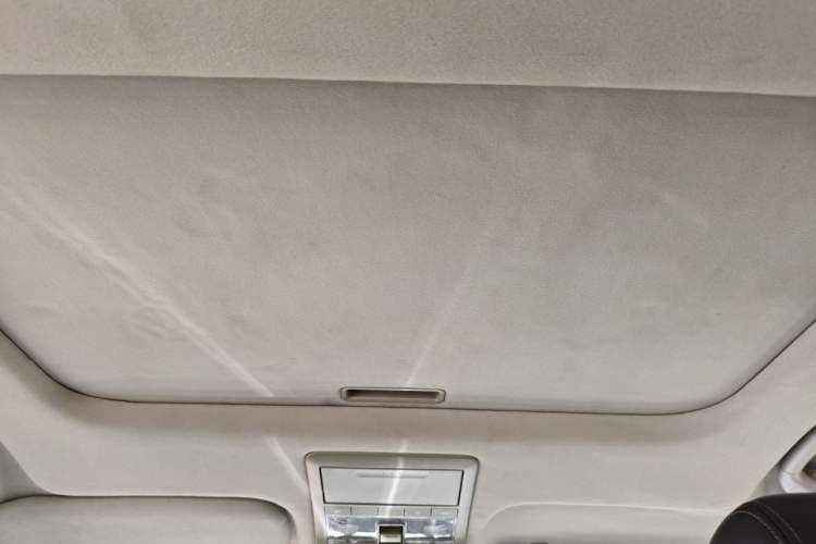 Used Chevrolet Captiva 2015 2.4L Two-Wheel Drive Urban Version 7 Seats Headliner