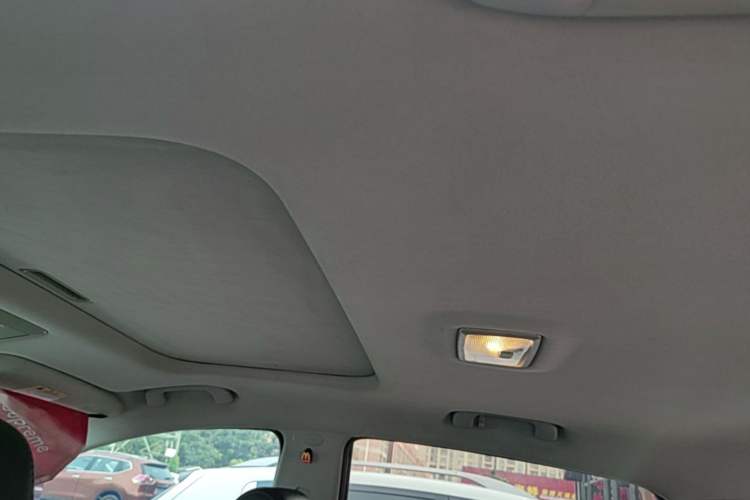 Used Chevrolet Captiva 2015 2.4L 4x4 Flagship Edition 7-Seater Headliner