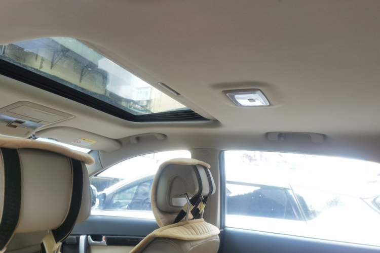 Used Chevrolet Captiva 2015 2.4L 4x4 Flagship Edition 7-Seater Headliner