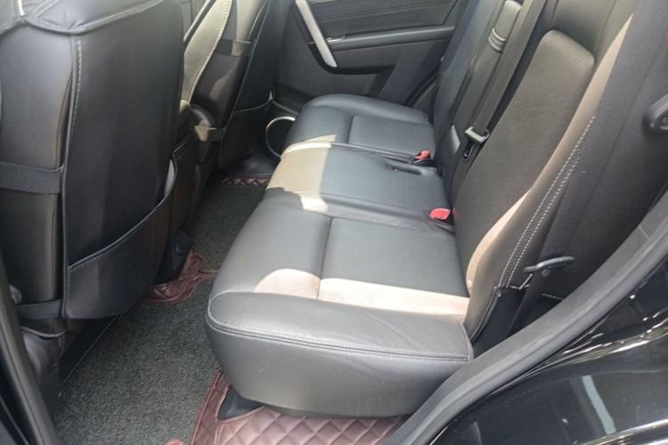 Used Chevrolet Captiva 2015 2.4L 4x4 Flagship Edition 7-Seater Interior 4