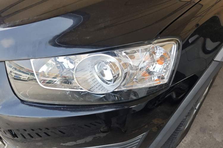 Used Chevrolet Captiva 2015 2.4L Two-Wheel Drive Urban Version 5 Seats Left Front Headlight