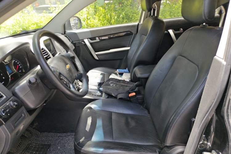 Used Chevrolet Captiva 2015 2.4L Two-Wheel Drive Urban Version 7 Seats Left Front Seat