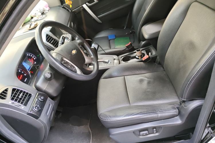 Used Chevrolet Captiva 2015 2.4L Two-Wheel Drive Urban Version 7 Seats Left Front Seat