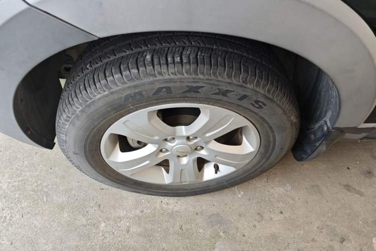 Used Chevrolet Captiva 2015 2.4L Two-Wheel Drive Urban Version 5 Seats Left Front Wheel Hub