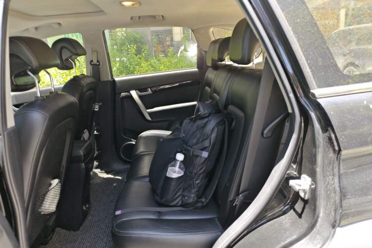 Used Chevrolet Captiva 2015 2.4L Two-Wheel Drive Urban Version 7 Seats Left Rear Seat