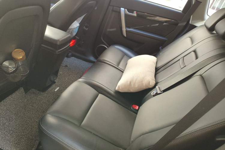 Used Chevrolet Captiva 2015 2.4L 4x4 Flagship Edition 7-Seater Left Rear Seat