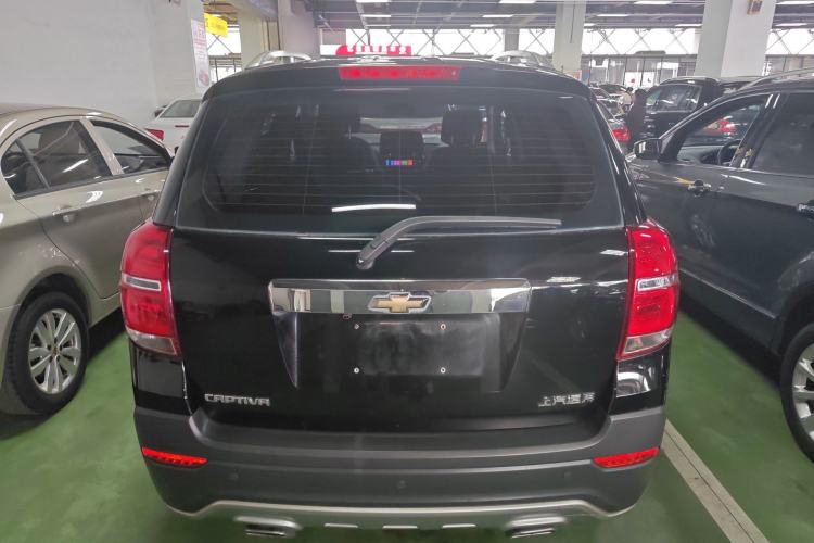 Used Chevrolet Captiva 2015 2.4L Two-Wheel Drive Urban Version 7 Seats Rear