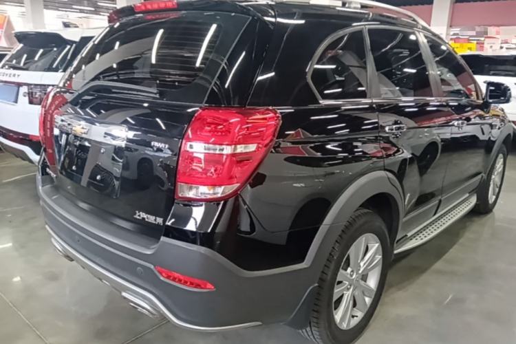 Used Chevrolet Captiva 2015 2.4L 4x4 Flagship Edition 7-Seater Rear Right 45 Deg