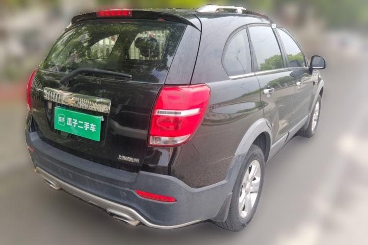 Used Chevrolet Captiva 2015 2.4L Two-Wheel Drive Urban Version 7 Seats Rear Right 45 Deg