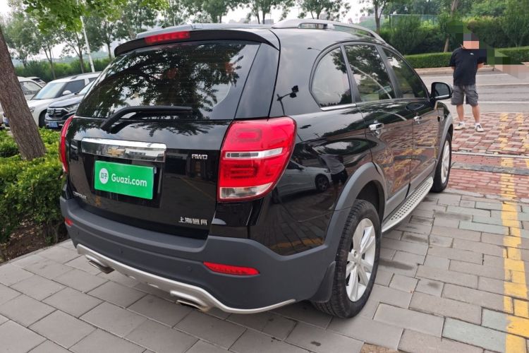 Used Chevrolet Captiva 2015 2.4L 4x4 Flagship Edition 7-Seater Rear Right 45 Deg