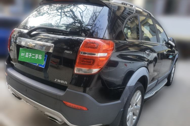 Used Chevrolet Captiva 2015 2.4L 4x4 Flagship Edition 7-Seater Rear Right 45 Deg