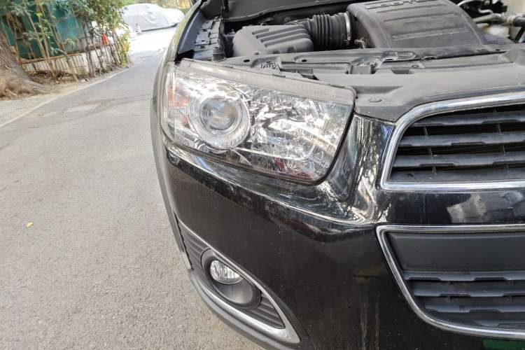 Used Chevrolet Captiva 2015 2.4L Two-Wheel Drive Urban Version 7 Seats Right Front Headlight