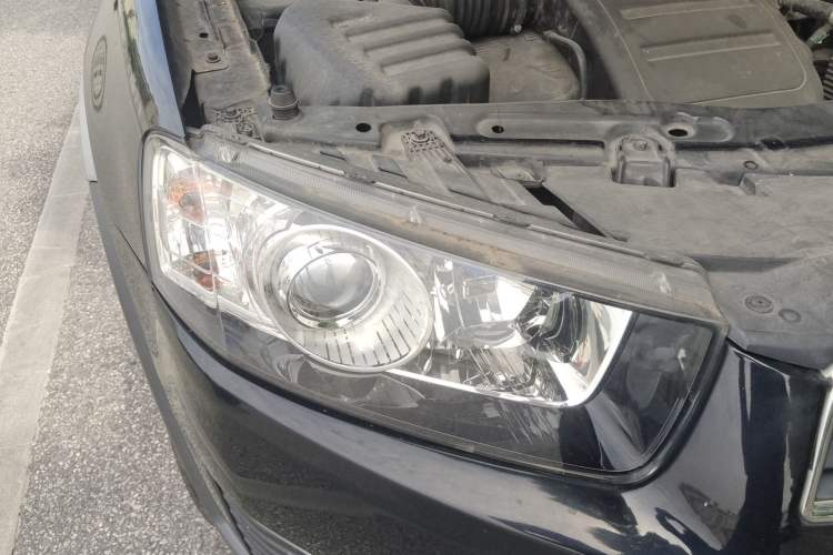 Used Chevrolet Captiva 2015 2.4L Two-Wheel Drive Urban Version 7 Seats Right Front Headlight