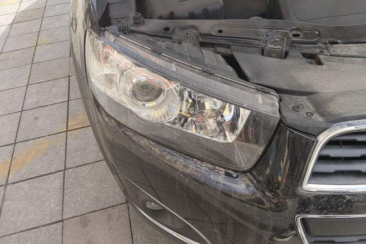 Used Chevrolet Captiva 2015 2.4L 4x4 Flagship Edition 7-Seater Right Front Headlight