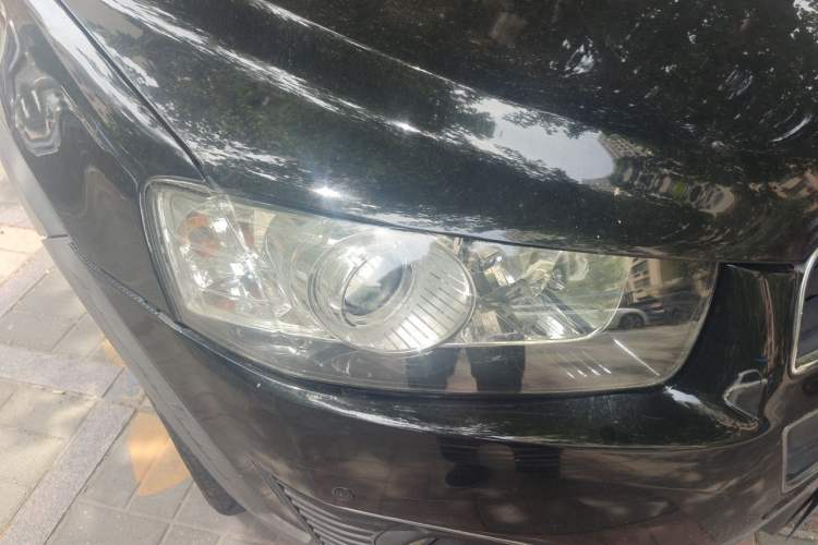 Used Chevrolet Captiva 2015 2.4L 4x4 Flagship Edition 7-Seater Right Front Headlight