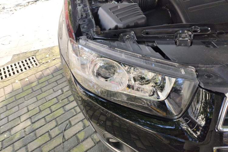 Used Chevrolet Captiva 2015 2.4L 4x4 Flagship Edition 7-Seater Right Front Headlight