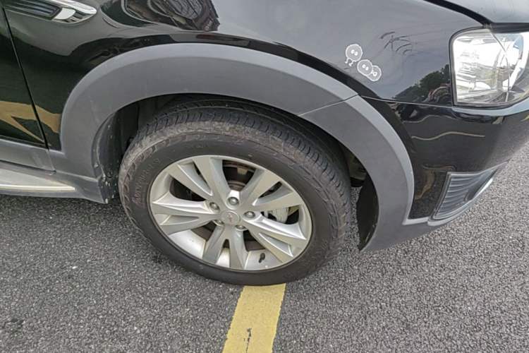 Used Chevrolet Captiva 2015 2.4L 4x4 Flagship Edition 7-Seater Right Front Wheel Hub