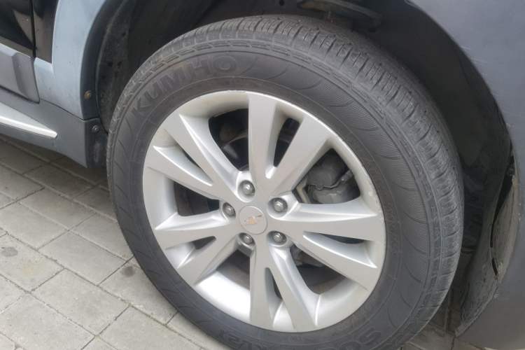 Used Chevrolet Captiva 2015 2.4L 4x4 Flagship Edition 7-Seater Right Front Wheel Hub