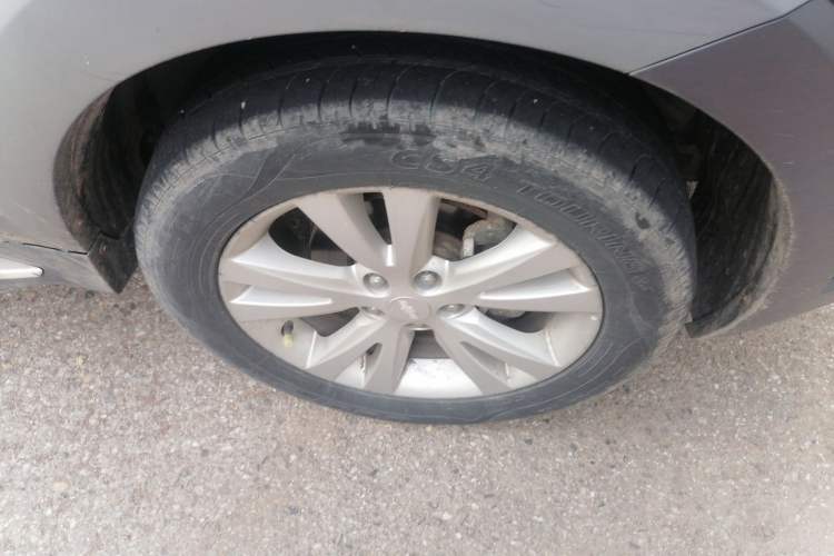 Used Chevrolet Captiva 2015 2.4L 4x4 Flagship Edition 7-Seater Right Front Wheel Hub
