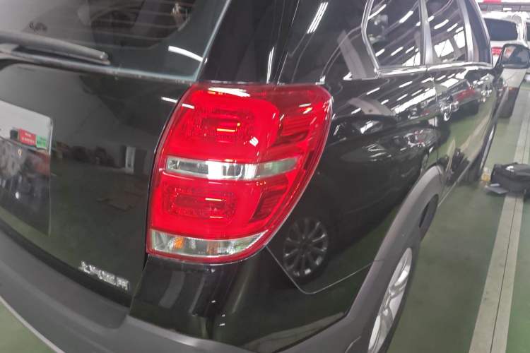 Used Chevrolet Captiva 2015 2.4L Two-Wheel Drive Urban Version 7 Seats Right Rear Taillight