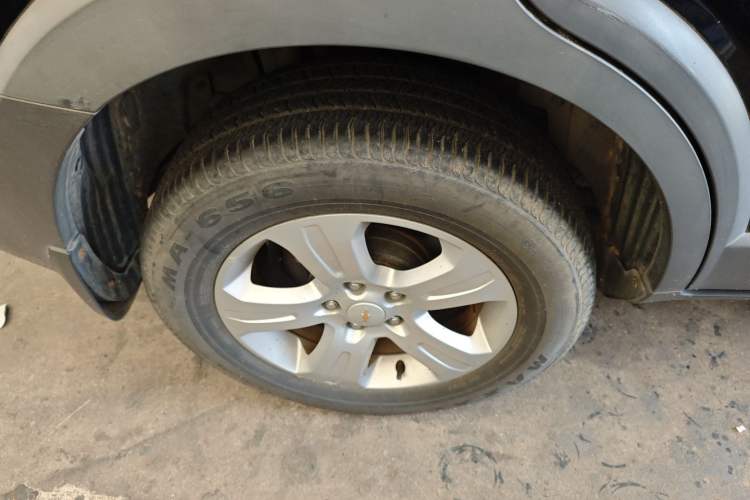 Used Chevrolet Captiva 2015 2.4L Two-Wheel Drive Urban Version 5 Seats Right Rear Wheel Hub