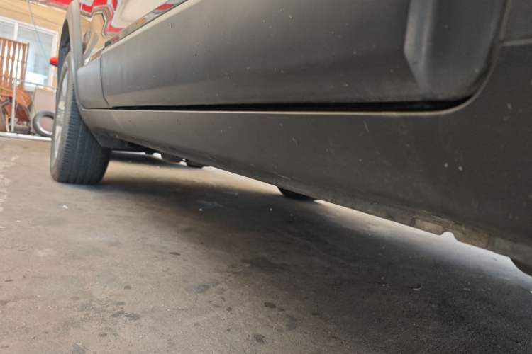 Used Chevrolet Captiva 2015 2.4L Two-Wheel Drive Urban Version 5 Seats Right Side Sill