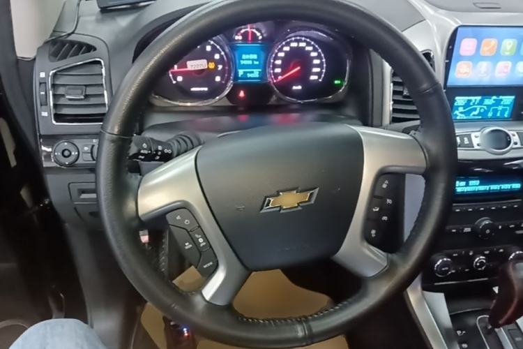 Used Chevrolet Captiva 2015 2.4L 4x4 Flagship Edition 7-Seater Steering Wheel